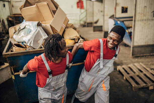 Best Junk Hauling Services  in Hartford, MI