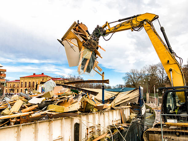Best Construction Debris Removal  in Hartford, MI